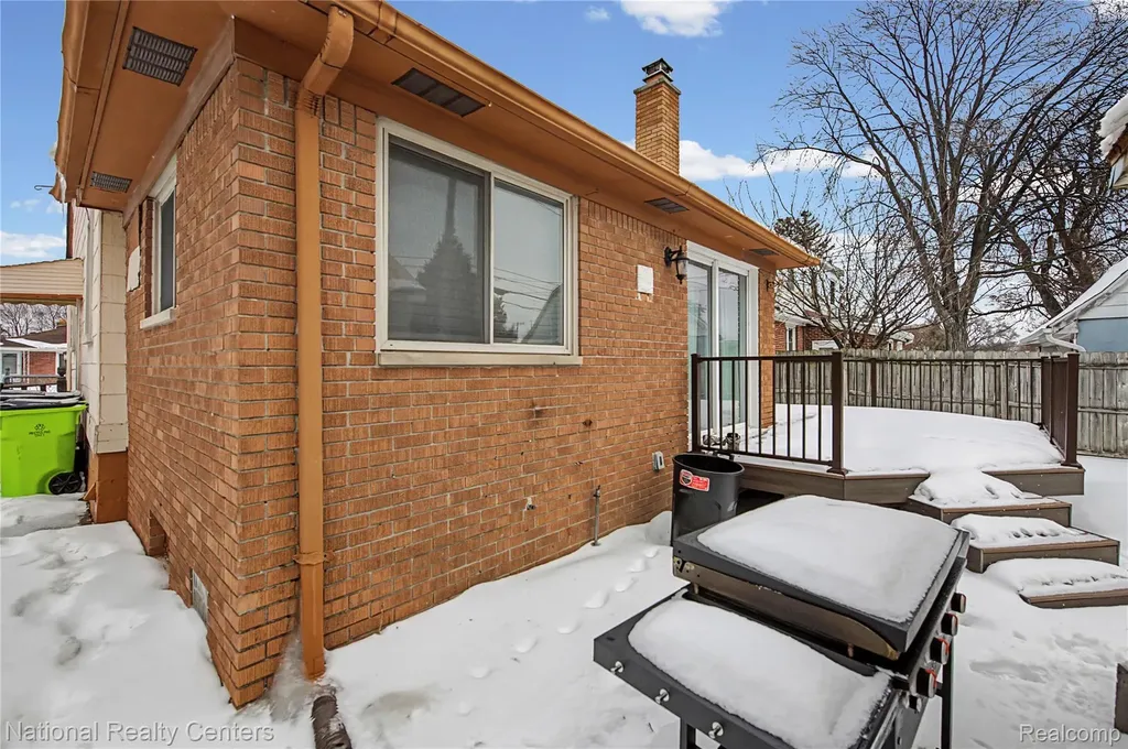 18890 Birmingham Street Roseville City MI 48066