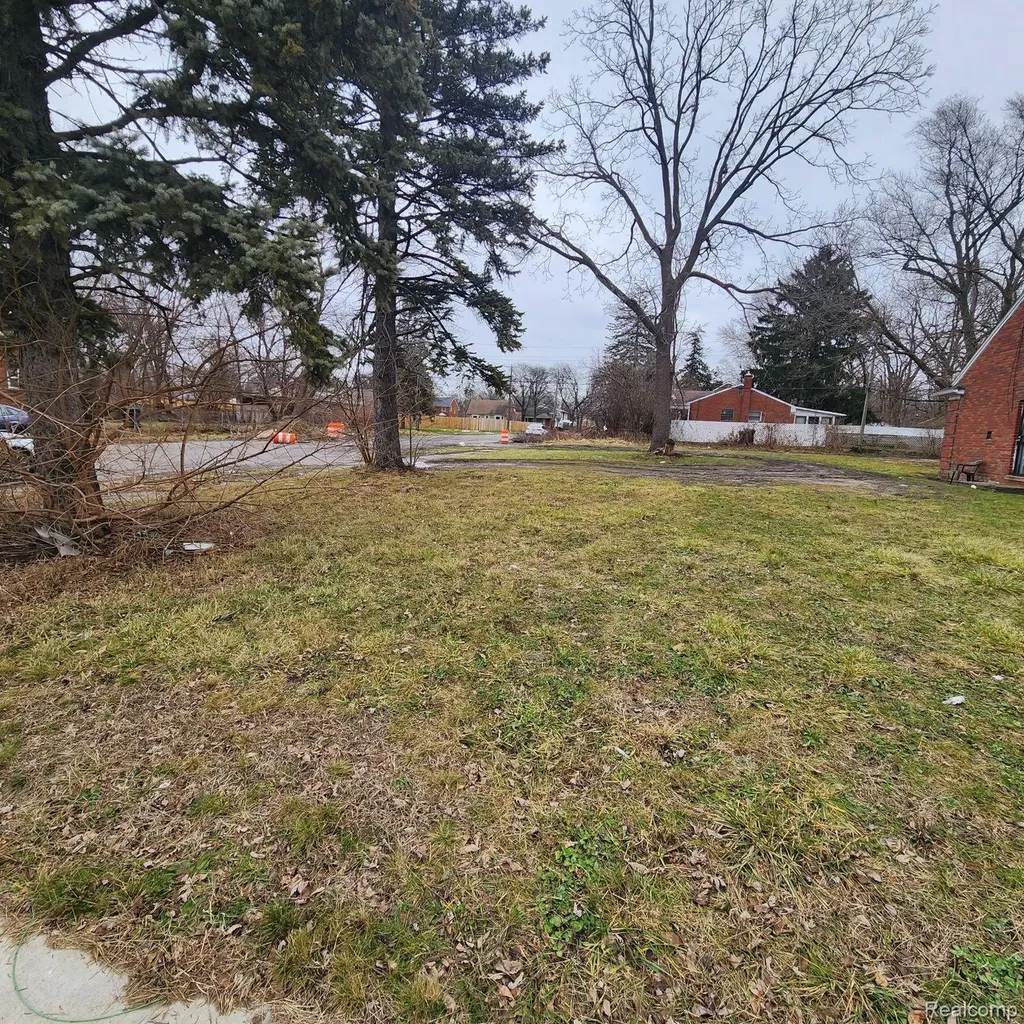 15778 Southfield Freeway Detroit City MI 48223