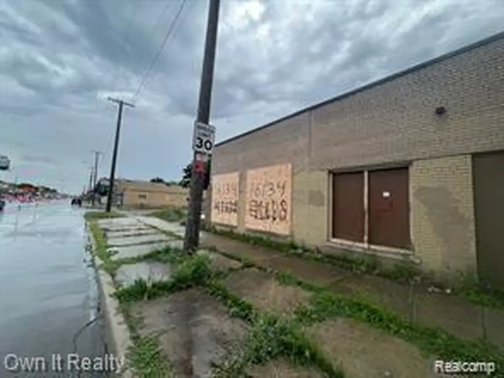 16134 E Warren Avenue Detroit City MI 48224