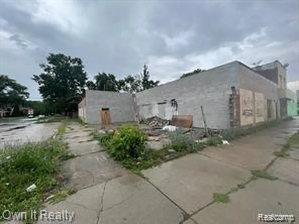 16134 E Warren Avenue Detroit City MI 48224