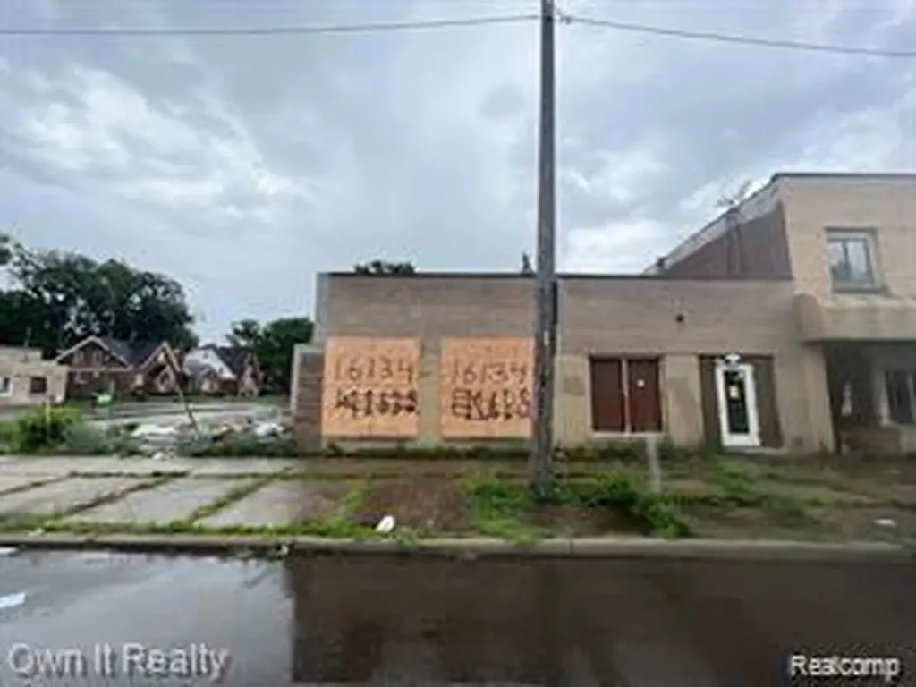 16134 E Warren Avenue Detroit City MI 48224