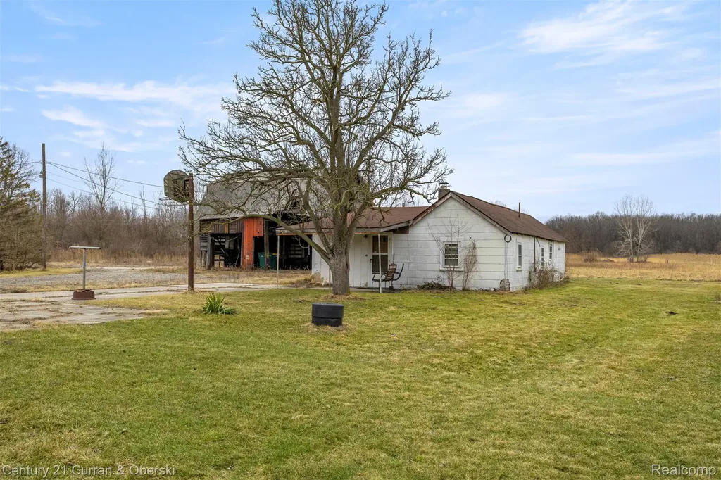 12394 Wahrman Street Romulus City MI 48174