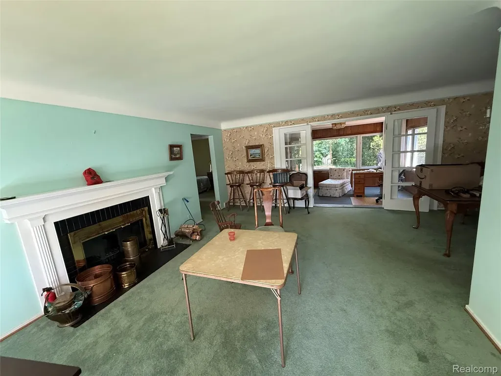 489 Chalfonte Avenue Grosse Pointe Farms City MI 48236