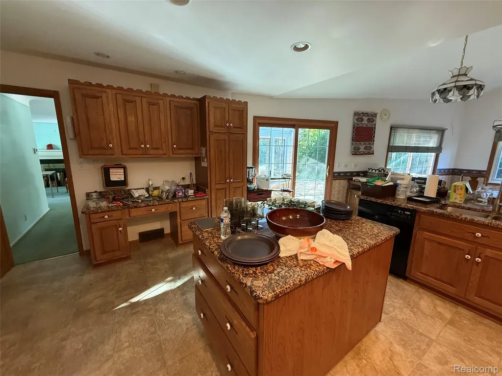 489 Chalfonte Avenue Grosse Pointe Farms City MI 48236