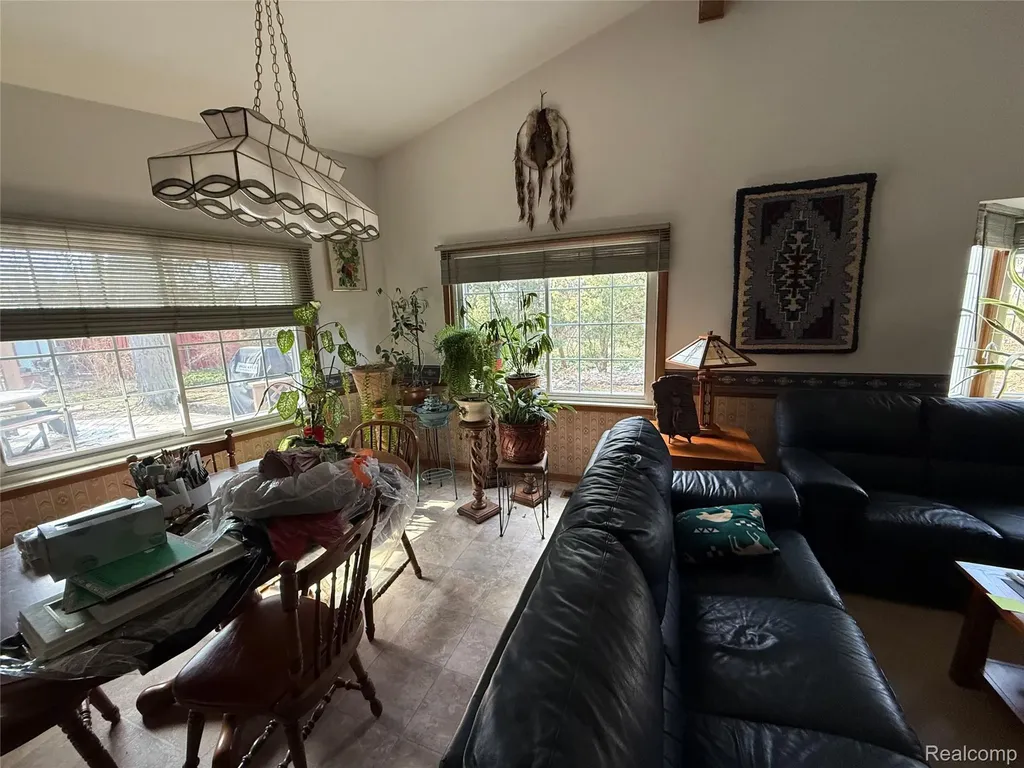 489 Chalfonte Avenue Grosse Pointe Farms City MI 48236