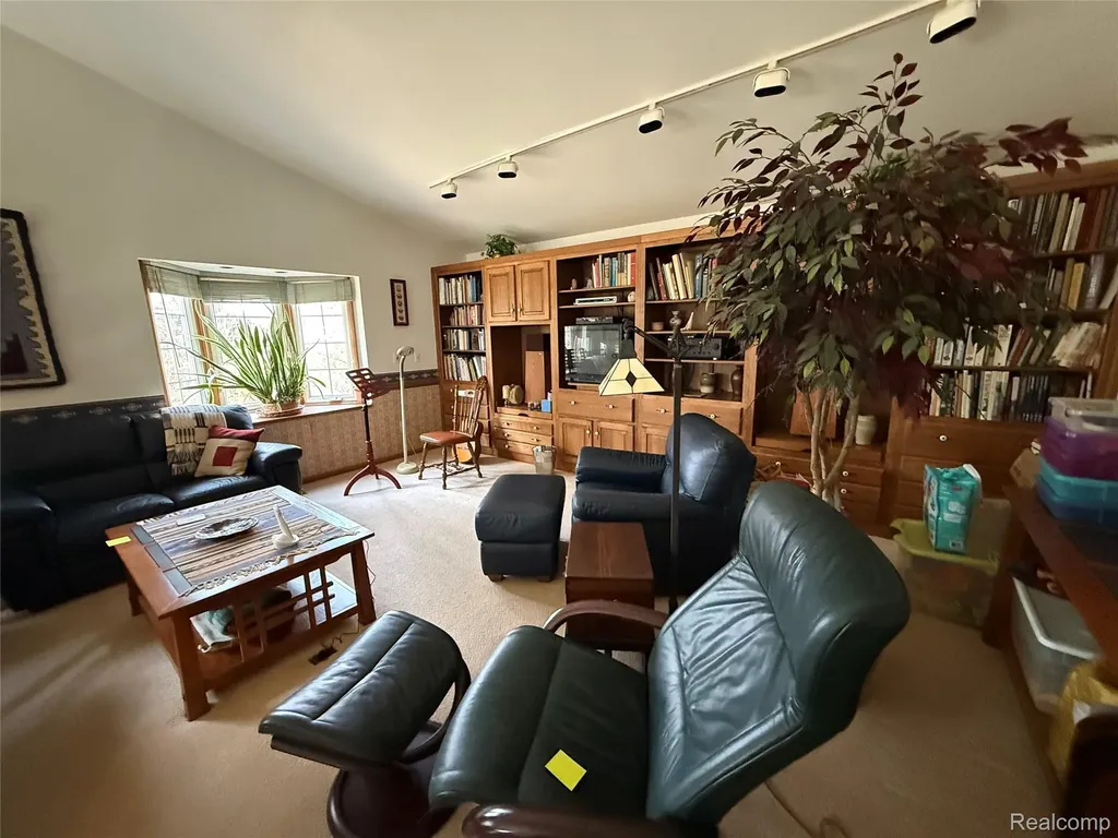 489 Chalfonte Avenue Grosse Pointe Farms City MI 48236
