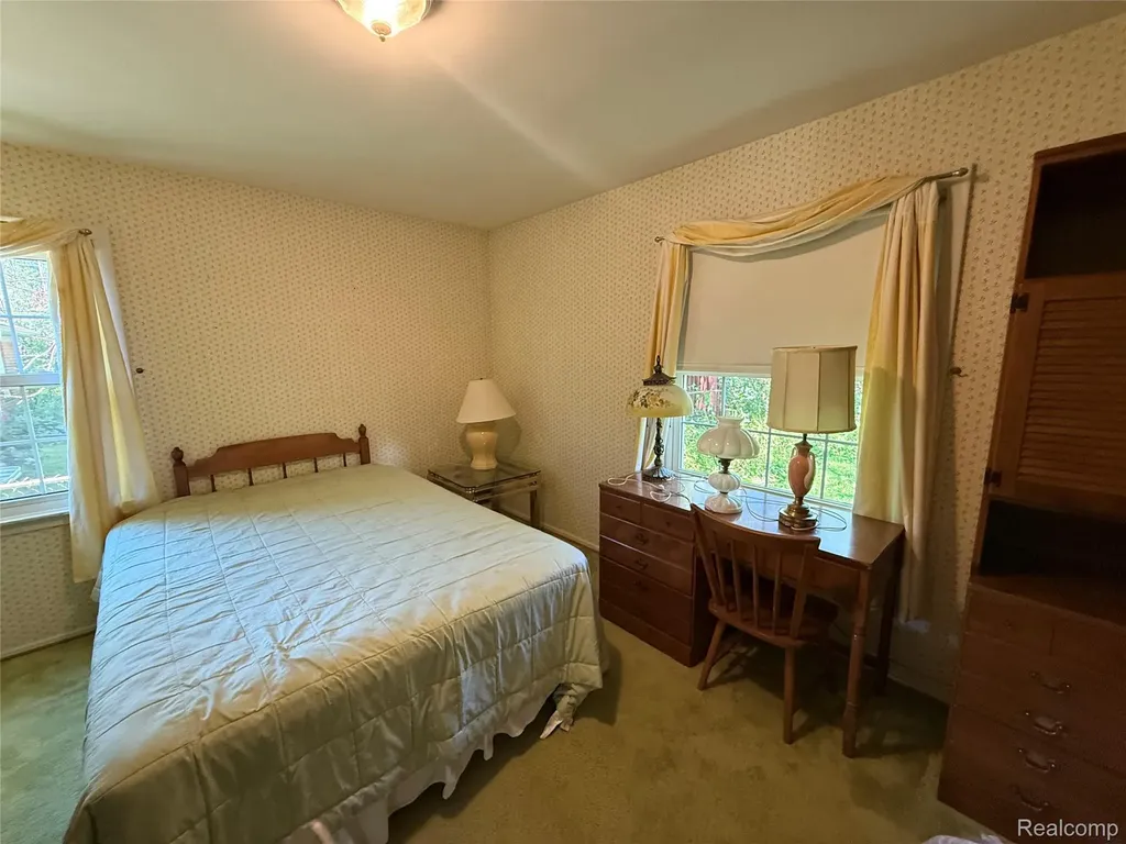 489 Chalfonte Avenue Grosse Pointe Farms City MI 48236