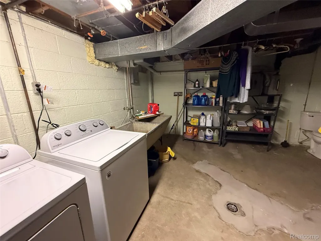 489 Chalfonte Avenue Grosse Pointe Farms City MI 48236