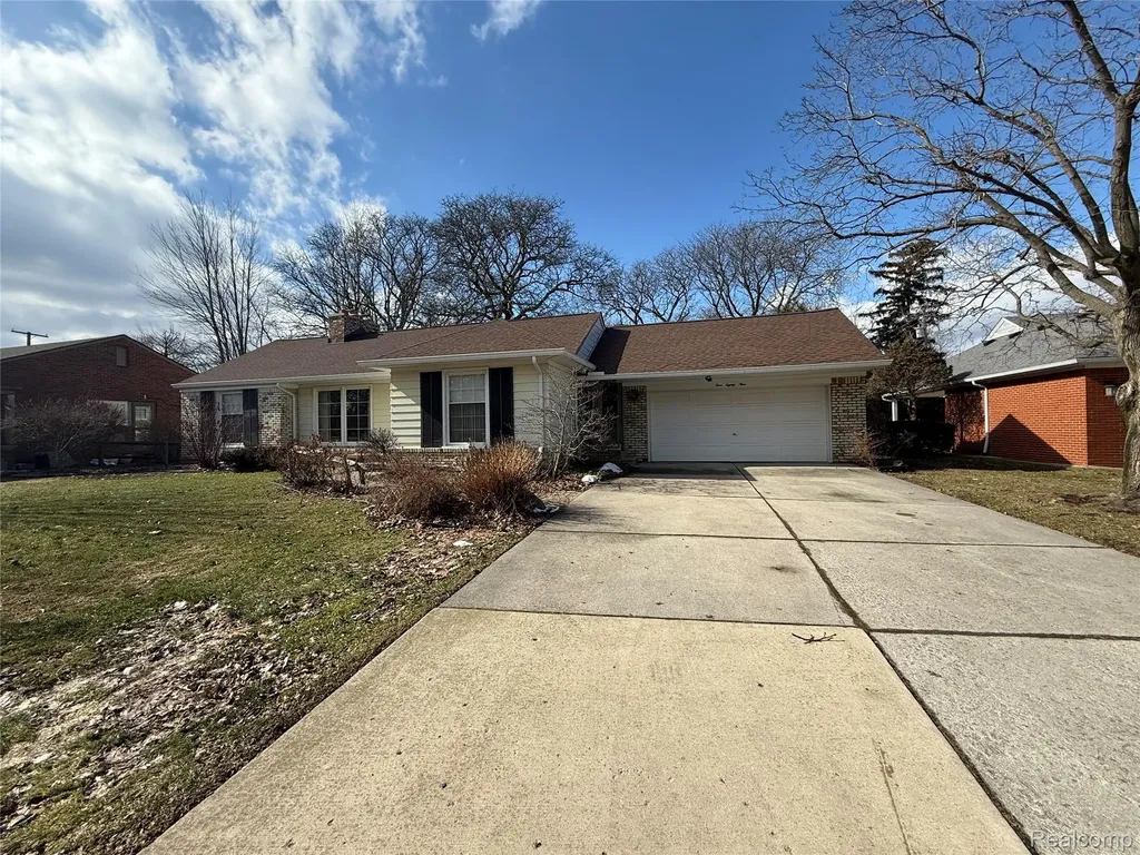489 Chalfonte Avenue Grosse Pointe Farms City MI 48236