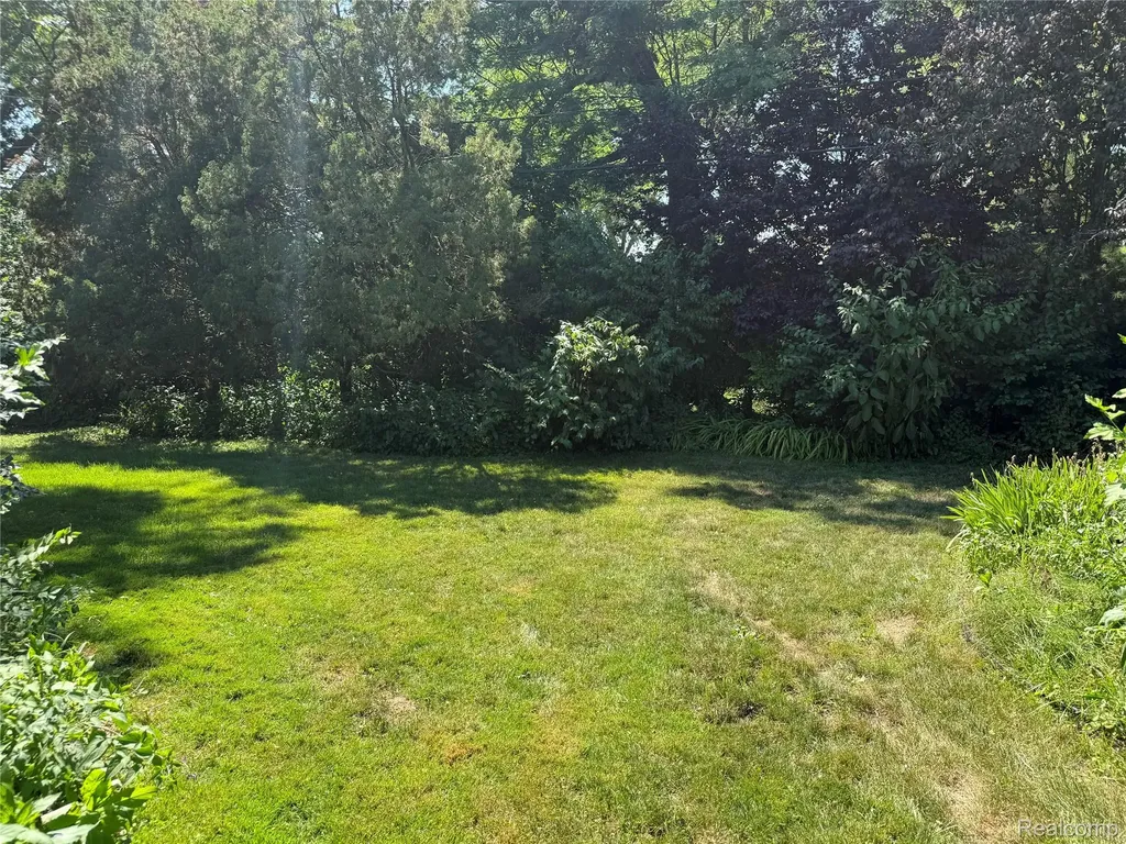 489 Chalfonte Avenue Grosse Pointe Farms City MI 48236
