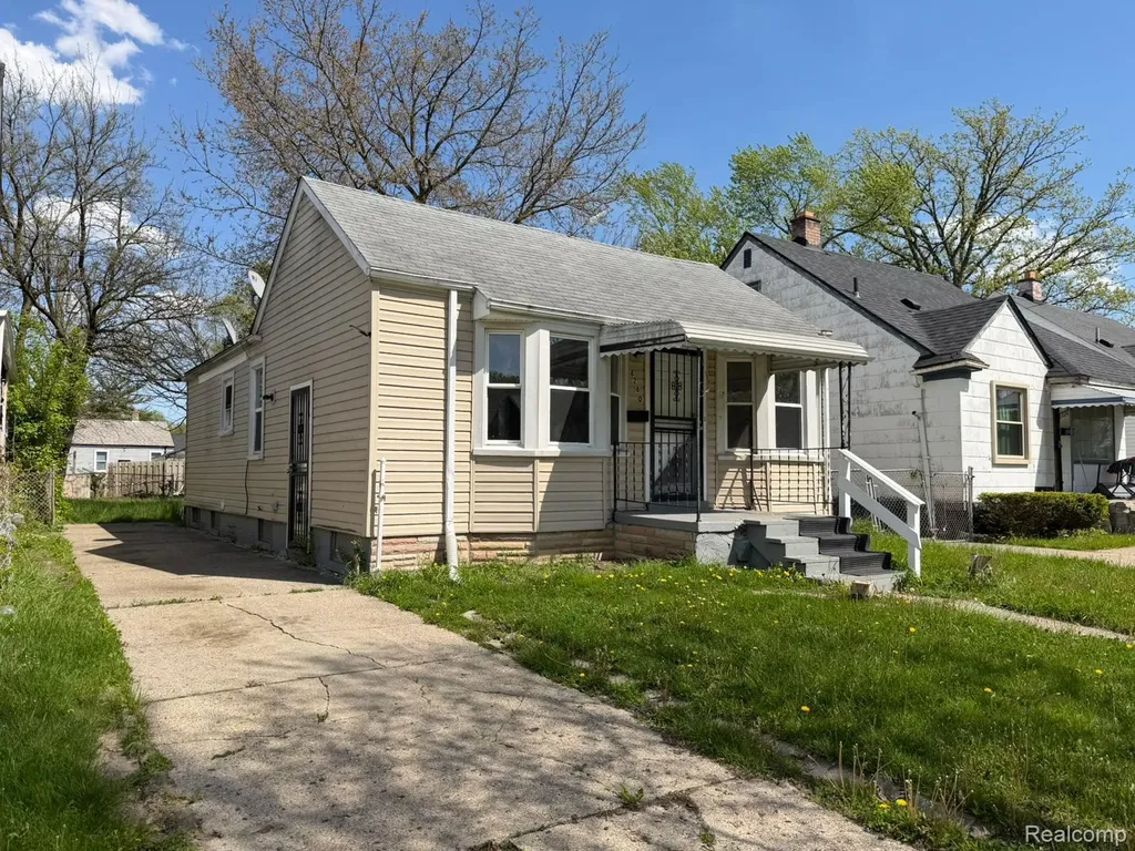 8260 Minock Street Detroit City MI 48228