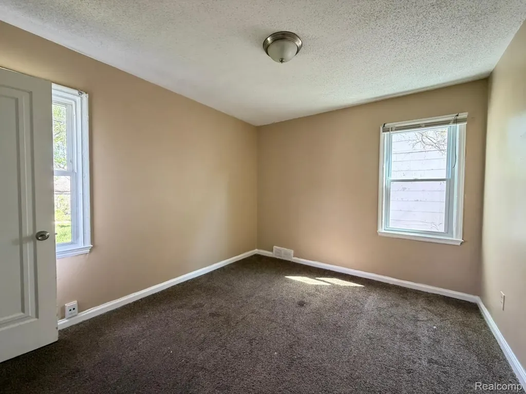 8260 Minock Street Detroit City MI 48228