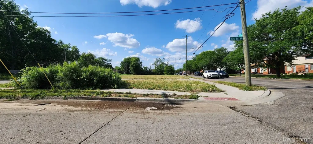 8647 Schaefer Detroit City MI 48228