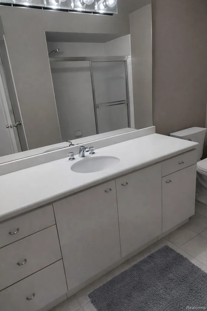 5106 Deer Run Circle Orchard Lake Village City MI 48323
