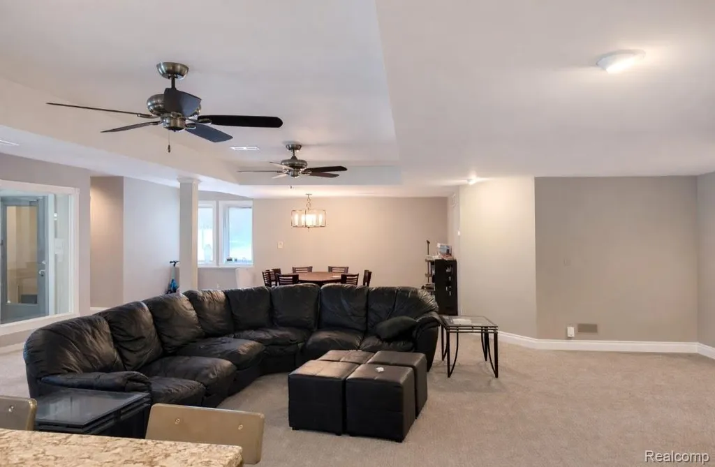 5106 Deer Run Circle Orchard Lake Village City MI 48323