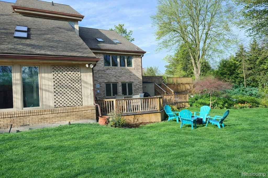 5106 Deer Run Circle Orchard Lake Village City MI 48323