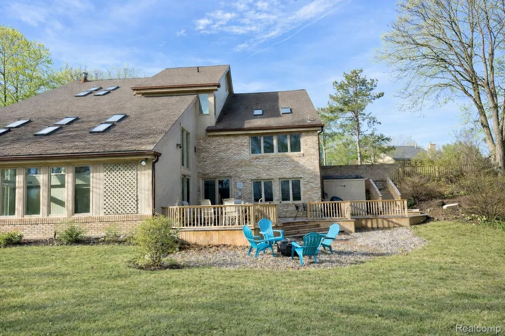 5106 Deer Run Circle Orchard Lake Village City MI 48323