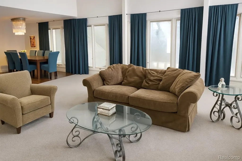 5106 Deer Run Circle Orchard Lake Village City MI 48323