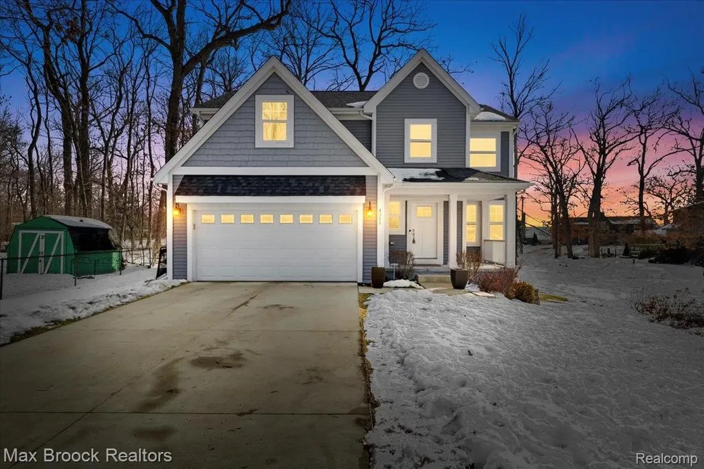 4511 Sedum Glen Waterford Charter Township MI 48328