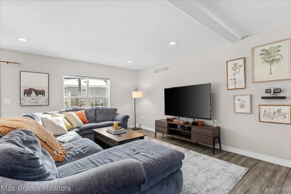 4511 Sedum Glen Waterford Charter Township MI 48328