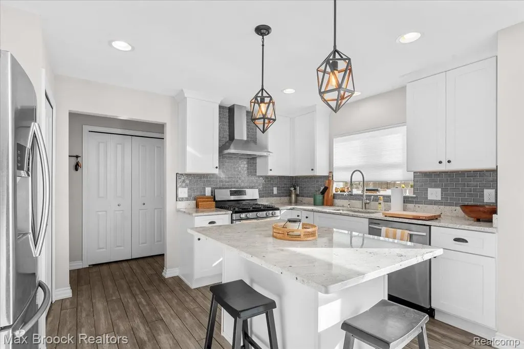 4511 Sedum Glen Waterford Charter Township MI 48328