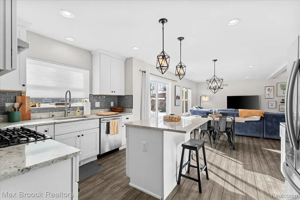 4511 Sedum Glen Waterford Charter Township MI 48328