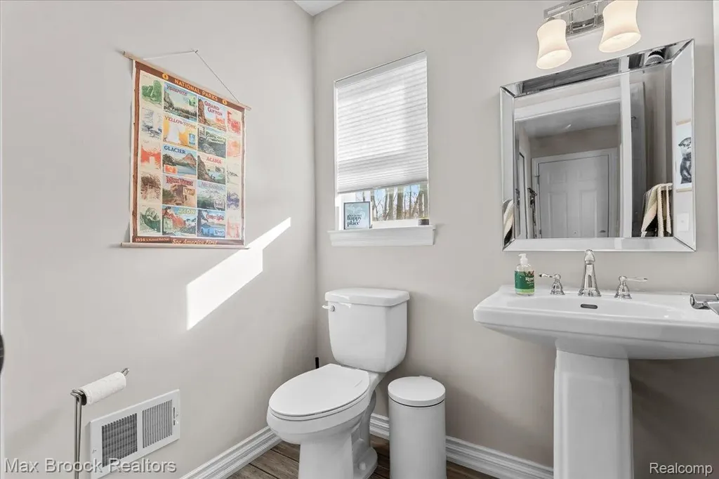 4511 Sedum Glen Waterford Charter Township MI 48328