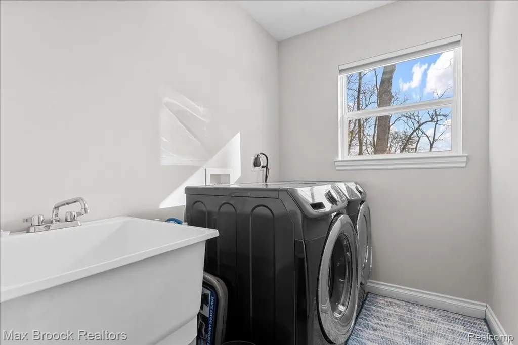 4511 Sedum Glen Waterford Charter Township MI 48328