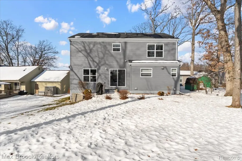 4511 Sedum Glen Waterford Charter Township MI 48328