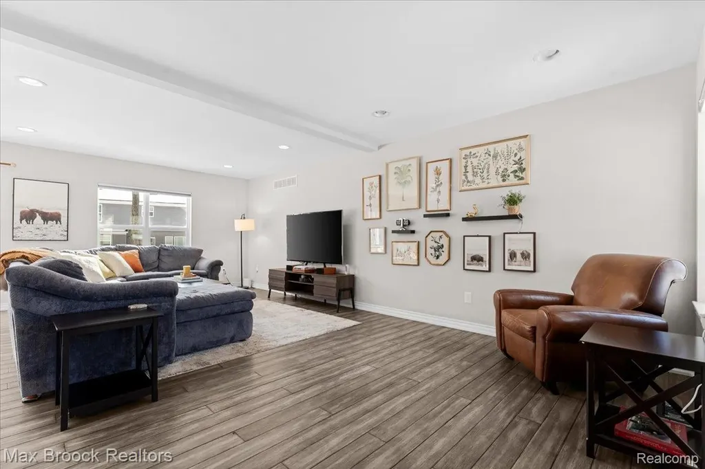 4511 Sedum Glen Waterford Charter Township MI 48328