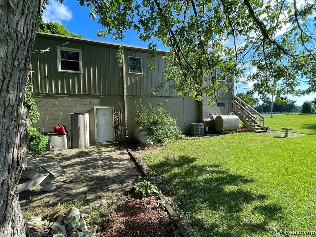 11424 W Corunna Road Clayton Charter Township MI 48449