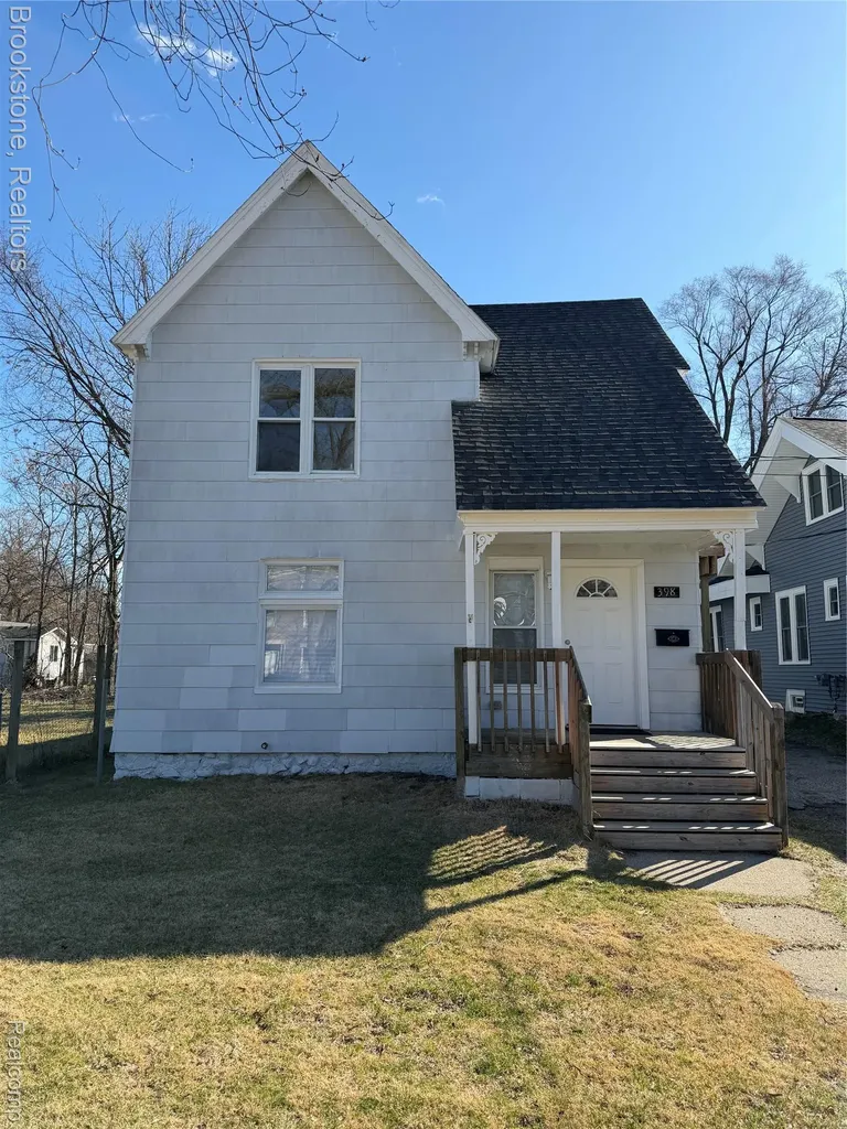 398 N Saginaw Street Pontiac City MI 48342