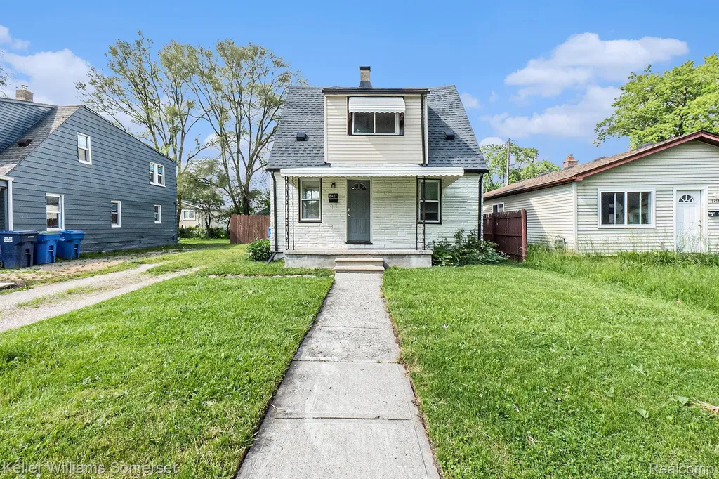 8427 Timken Avenue Warren City MI 48089