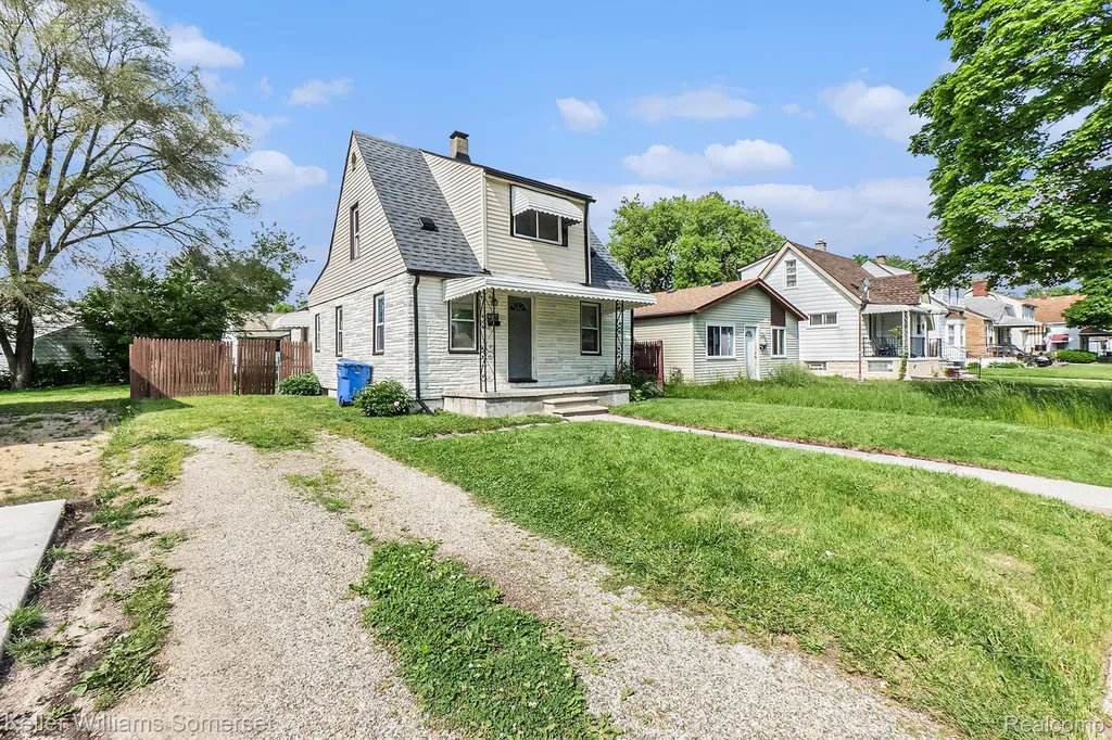 8427 Timken Avenue Warren City MI 48089