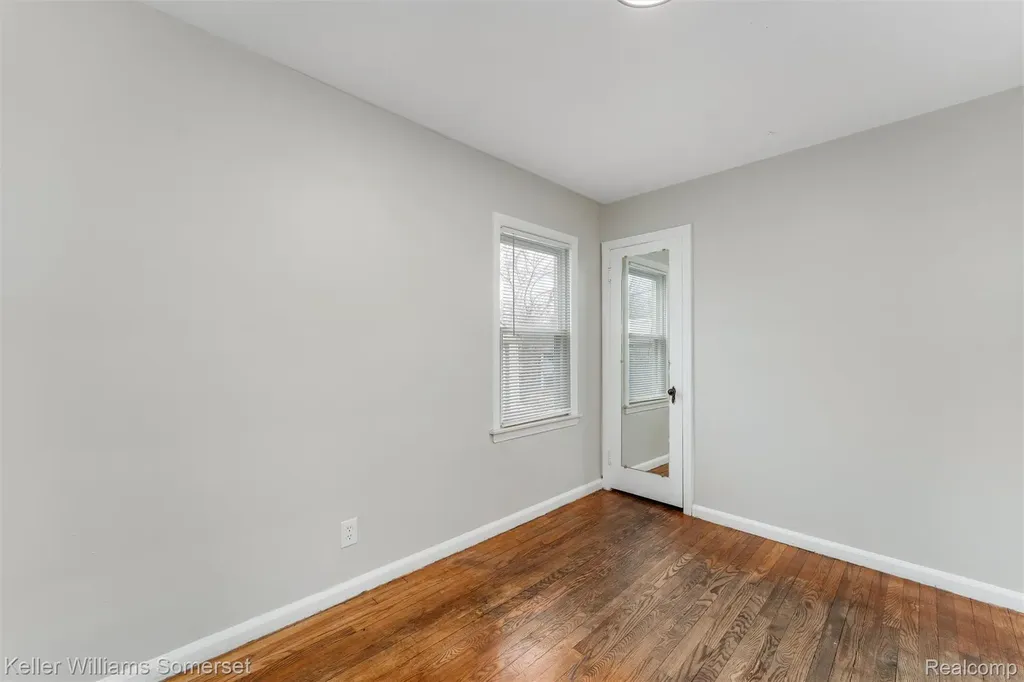 19163 Kenosha Street Harper Woods City MI 48225