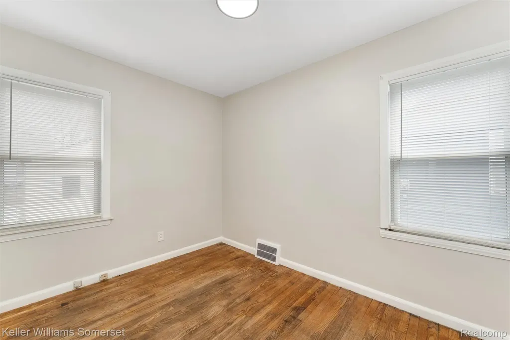 19163 Kenosha Street Harper Woods City MI 48225