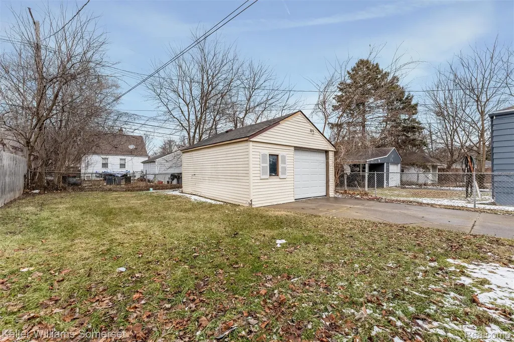 19163 Kenosha Street Harper Woods City MI 48225