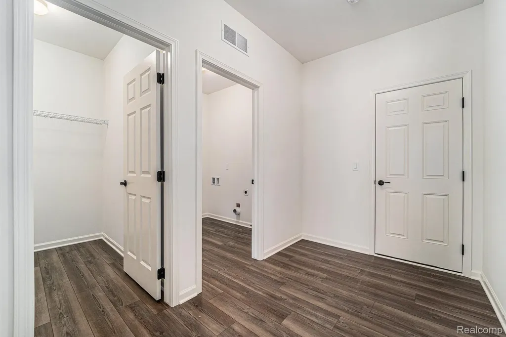 7557 Orchard Lane Washington Township MI 48095