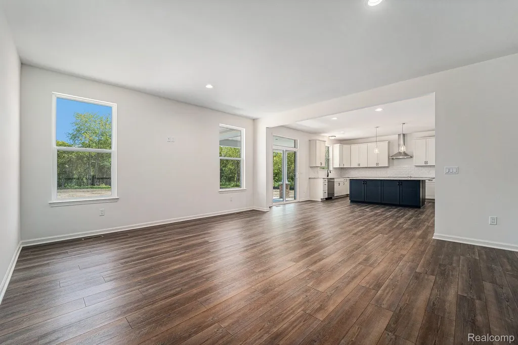 7557 Orchard Lane Washington Township MI 48095