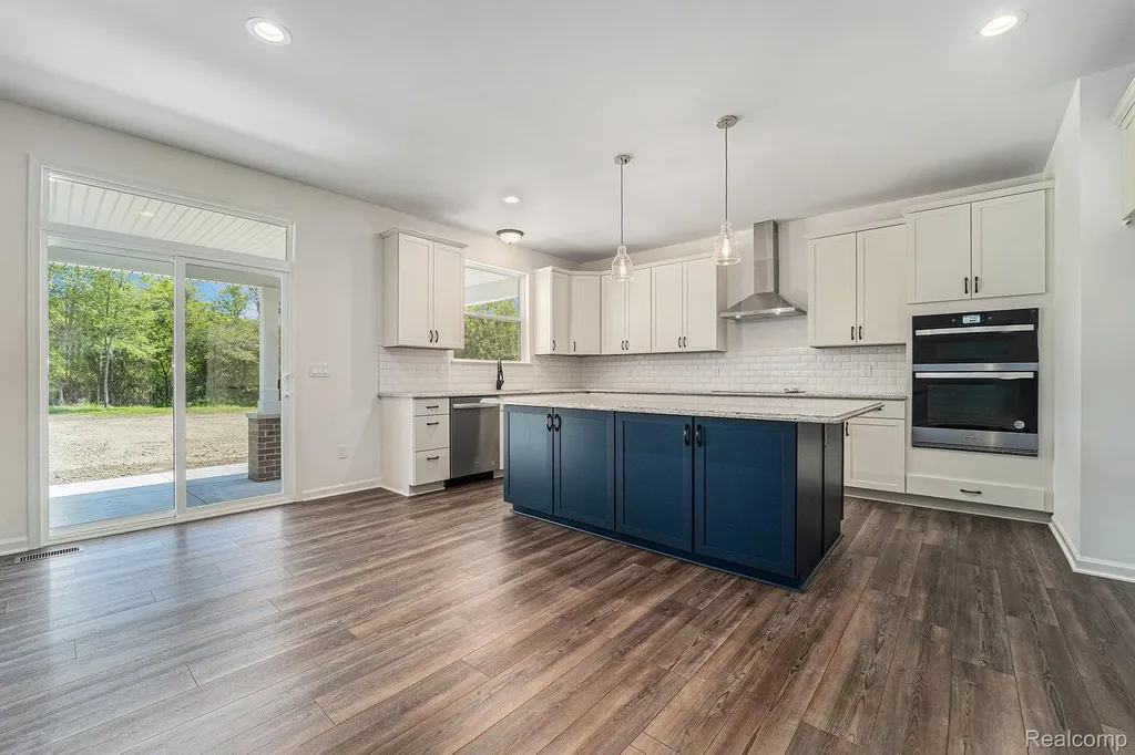 7557 Orchard Lane Washington Township MI 48095
