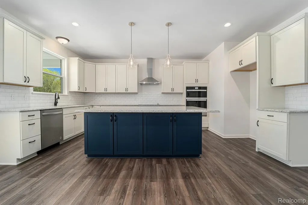 7557 Orchard Lane Washington Township MI 48095
