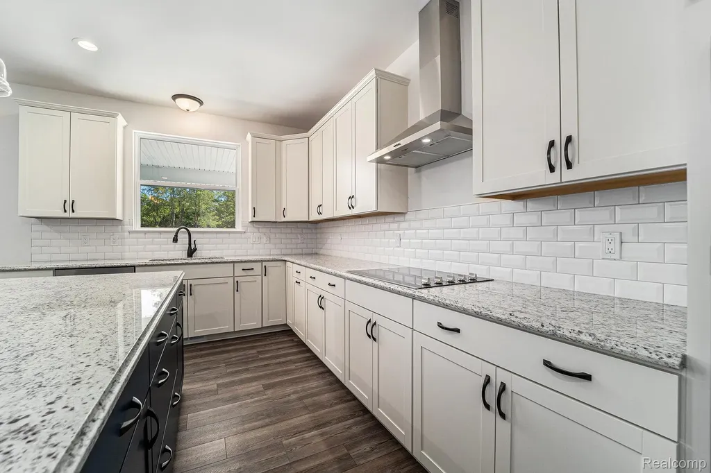 7557 Orchard Lane Washington Township MI 48095