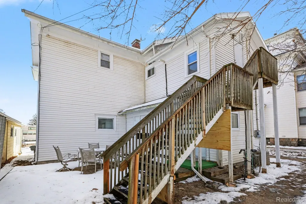 1031 N Washington Avenue Lansing City MI 48906