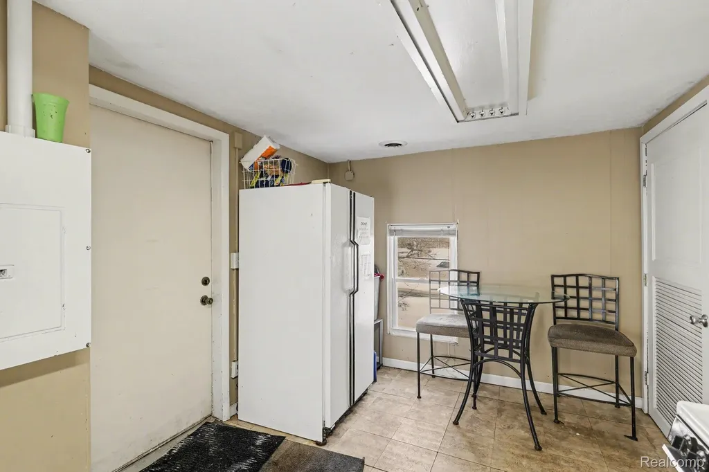 1031 N Washington Avenue Lansing City MI 48906