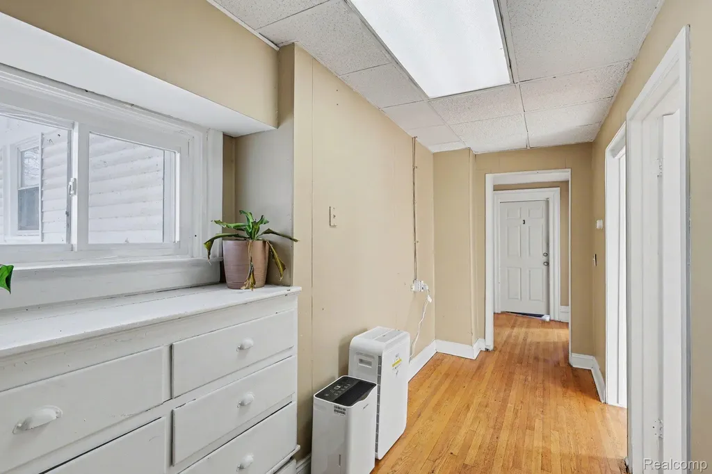 1031 N Washington Avenue Lansing City MI 48906