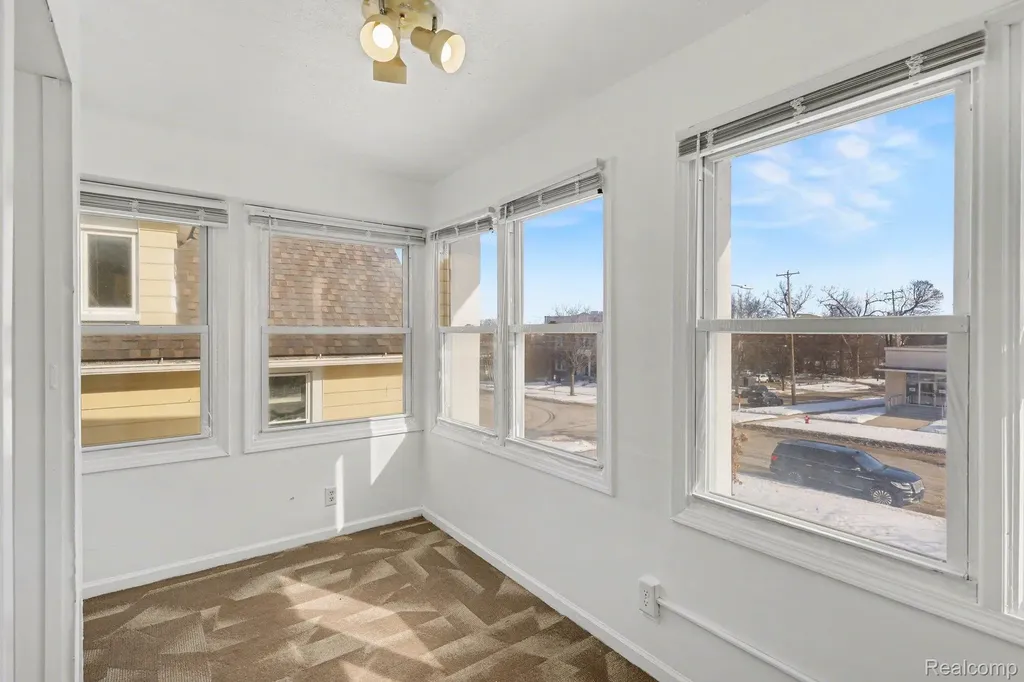 1031 N Washington Avenue Lansing City MI 48906