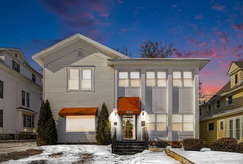 1031 N Washington Avenue Lansing City MI 48906