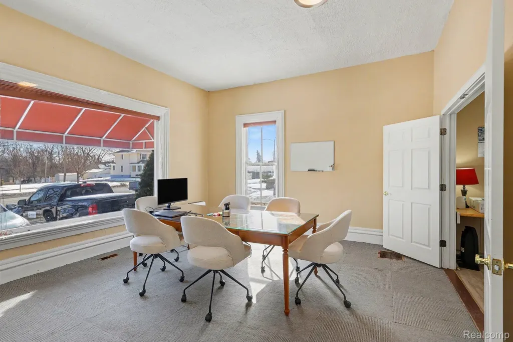1031 N Washington Avenue Lansing City MI 48906