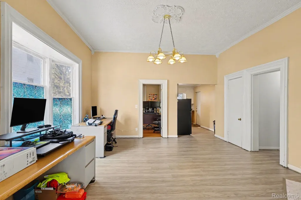 1031 N Washington Avenue Lansing City MI 48906