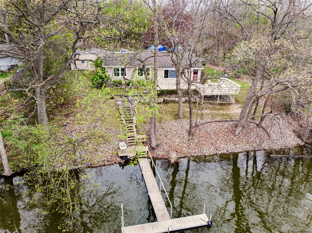 4028 Loon Lake Court Fenton Charter Township MI 48451